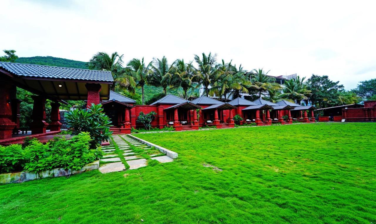 Siddhagiri Hotel And Resort Wai Exterior foto